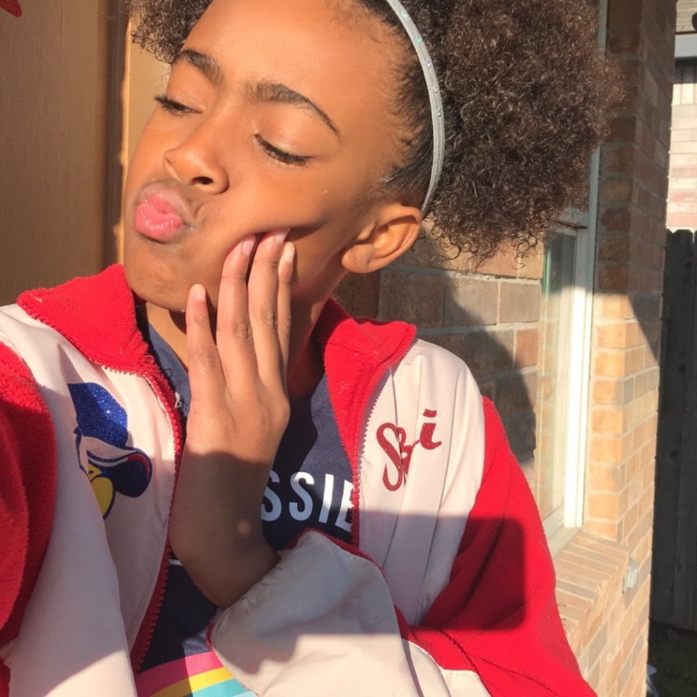 Meet your Posher, Skai